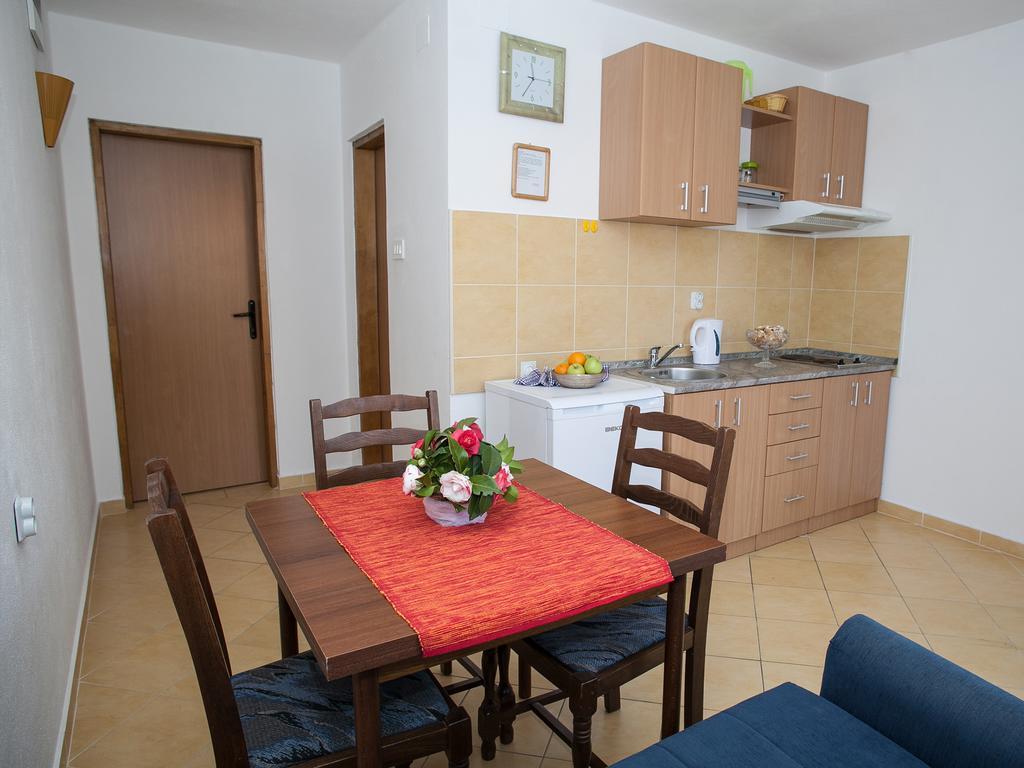 Daria Apartments Kotor Phòng bức ảnh